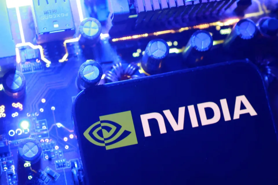 IDC：英伟达在华数据中心 AI 芯片份额降至 34%，华为升至 28%